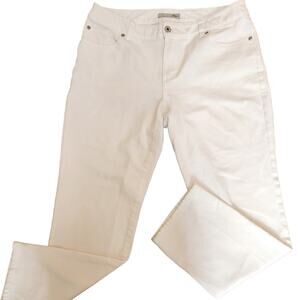 CHICOS PLATINUM WHITE SHORT(CROPPED) JEANS SIZE 2 (LARGE)